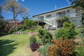 Libeau Lane Views - Akaroa Holiday Home